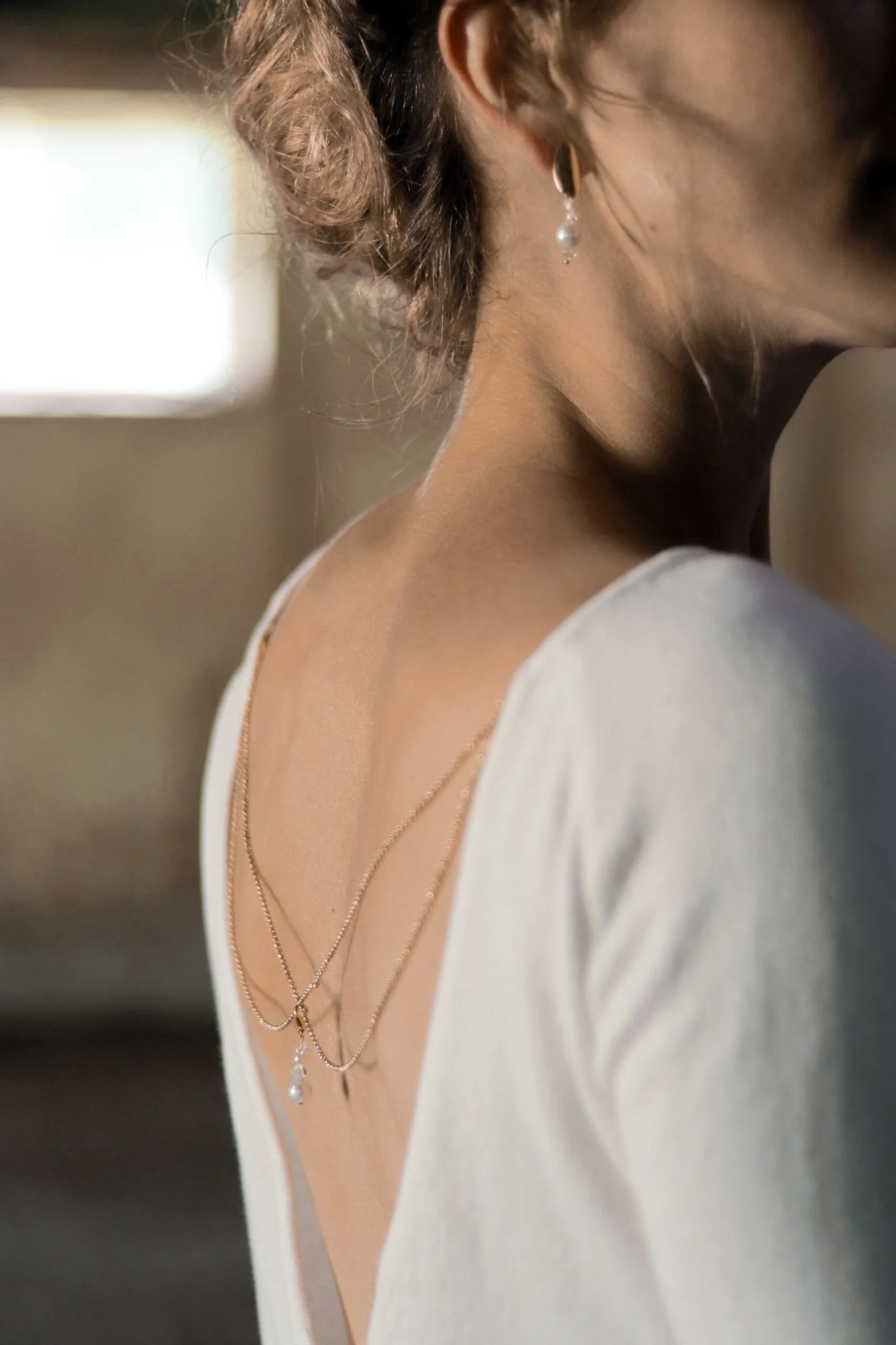 #one pearl earring small